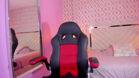 Snapshot of alana_watsonn chatting on September 20, 1:03 pm ALANA online show from September 20, 1:03 pm
