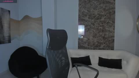 Alana online show from January 17, 11:41 am