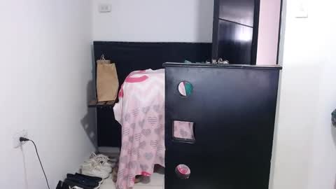 alanajonees online show from December 29, 2:52 pm