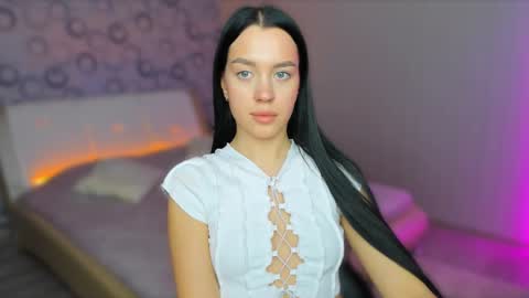 alanamell online show from January 22, 1:10 am