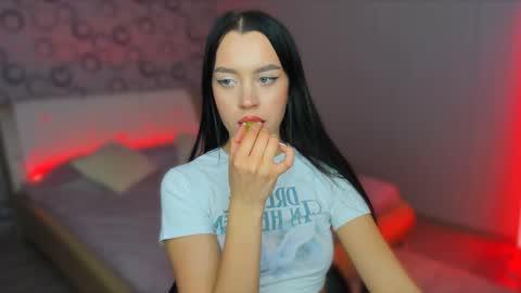 alanamell online show from February 2, 6:10 pm