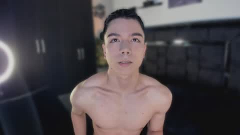 alanblack1 online show from April 12, 12:42 pm