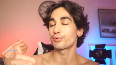 idenavarre online show from March 5, 10:54 pm