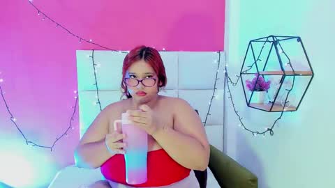 Snapshot of alanna_hot3 chatting on March 10, 8:01 pm Ana online show from March 10, 8:01 pm