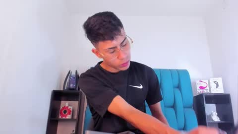 Snapshot of alannaughty_ chatting on January 19, 2:06 pm alannaughty_ online show from January 19, 2:06 pm