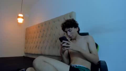 alantrickz365 online show from November 18, 2:03 am