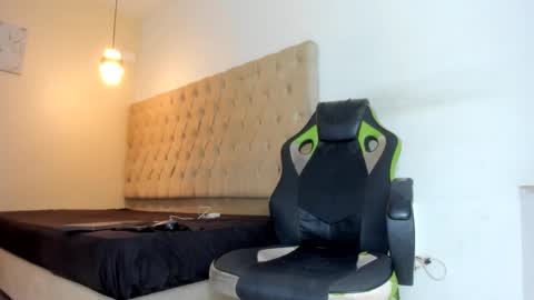 alantrickz365 online show from February 13, 10:18 am