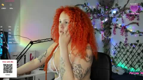 Snapshot of alaska_colors chatting on February 15, 12:43 pm Caro online show from February 15, 12:43 pm