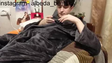 Snapshot of albeda22 chatting on October 16, 12:32 am Albedo online show from October 16, 12:32 am