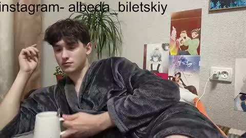 Snapshot of albeda22 chatting on October 13, 4:20 pm Albedo online show from October 13, 4:20 pm