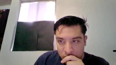 albertoarenas16 online show from May 10, 10:27 pm