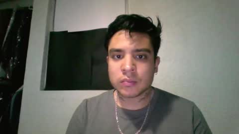 albertoarenas16 online show from May 22, 4:41 am