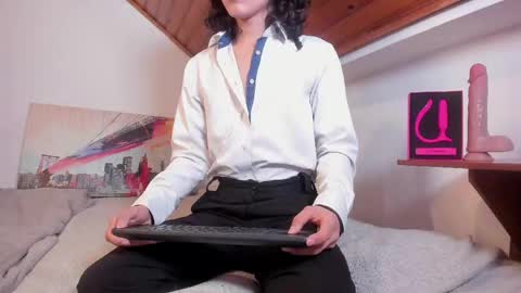 Alecxis online show from May 11, 1:34 am
