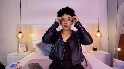 Snapshot of alehia_cute chatting on October 13, 11:18 pm Alehia Cute online show from October 13, 11:18 pm