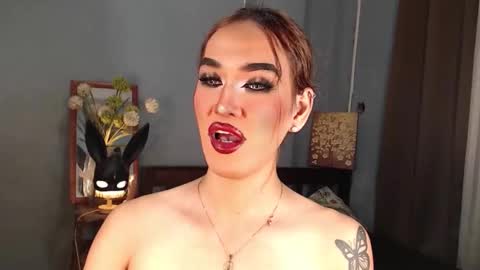 aleinacroft online show from September 27, 10:35 am