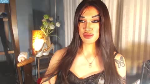 aleinacroft online show from February 12, 4:33 pm