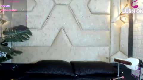 aleja__slav3 online show from March 2, 9:32 pm