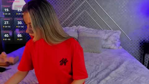 aleja_bloom online show from December 3, 11:33 am