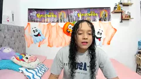 alejandra_evanss online show from October 29, 3:19 am