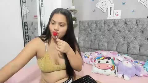 alejandra_evanss online show from December 7, 9:50 pm