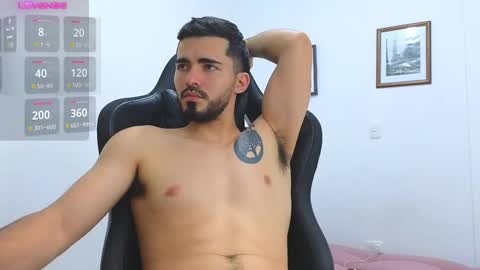 Snapshot of alejandroo_7 chatting on February 19, 10:53 pm alejandroo_7 online show from February 19, 10:53 pm