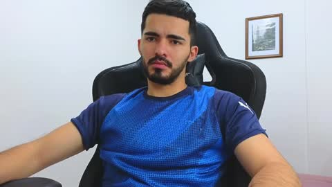 Snapshot of alejandroo_7 chatting on January 17, 10:56 pm alejandroo_7 online show from January 17, 10:56 pm