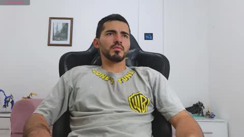 Snapshot of alejandroo_7 chatting on September 10, 10:00 pm alejandroo_7 online show from September 10, 10:00 pm