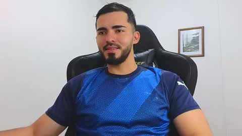 Snapshot of alejandroo_7 chatting on February 16, 7:05 pm alejandroo_7 online show from February 16, 7:05 pm
