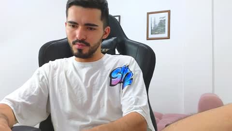 Snapshot of alejandroo_7 chatting on January 14, 1:15 am alejandroo_7 online show from January 14, 1:15 am