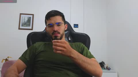 Snapshot of alejandroo_7 chatting on September 13, 3:58 pm alejandroo_7 online show from September 13, 3:58 pm