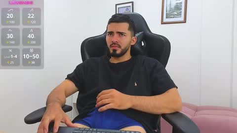 Snapshot of alejandroo_7 chatting on February 19, 7:48 pm alejandroo_7 online show from February 19, 7:48 pm