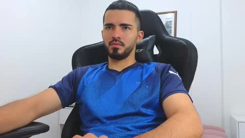 Snapshot of alejandroo_7 chatting on March 5, 8:21 pm alejandroo_7 online show from March 5, 8:21 pm