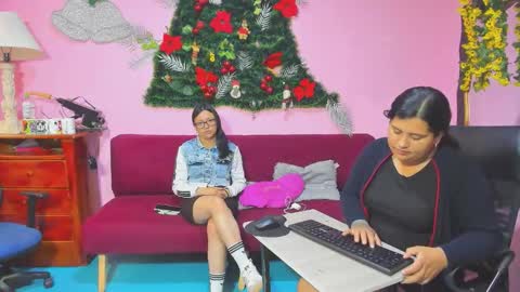 zoe and Kataleya online show from December 22, 12:23 pm