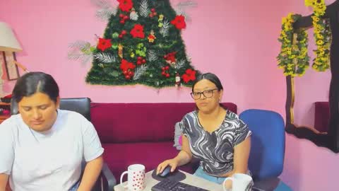 zoe and Kataleya online show from January 19, 12:26 pm