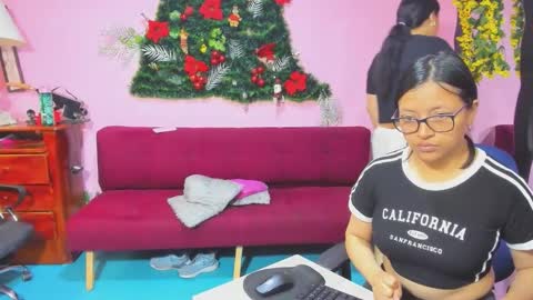 zoe and Kataleya online show from January 8, 1:06 pm