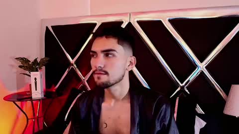 Snapshot of alekruizx chatting on October 7, 4:14 pm Alek online show from October 7, 4:14 pm