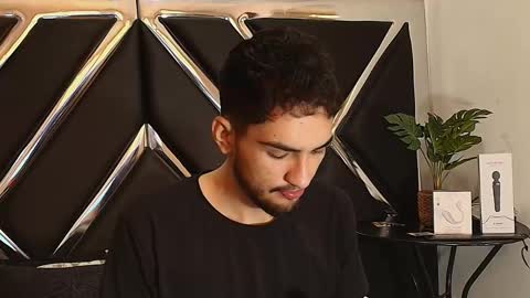 Snapshot of alekruizx chatting on September 30, 5:29 am Alek online show from September 30, 5:29 am