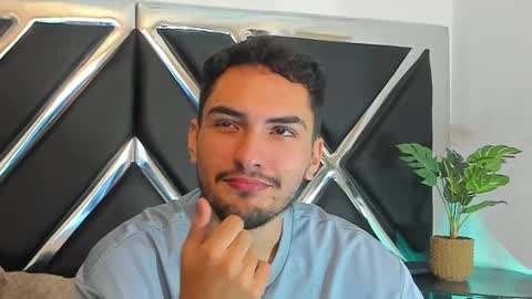Snapshot of alekruizx chatting on September 25, 5:14 am Alek online show from September 25, 5:14 am