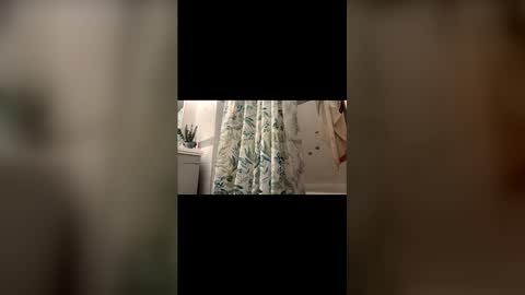 Bigduckandtwonuts online show from December 1, 3:37 am