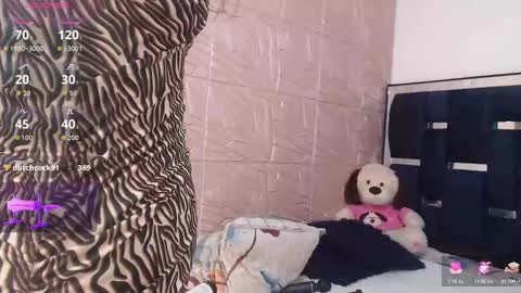 Snapshot of aleska128 chatting on October 12, 9:57 am Aleska online show from October 12, 9:57 am