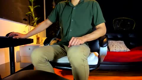 ALESSANDRO  WYE online show from February 24, 6:05 am