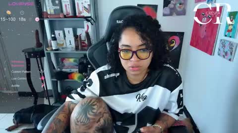 Snapshot of alesyahampton chatting on September 28, 2:04 pm Crespa Ruidosa online show from September 28, 2:04 pm