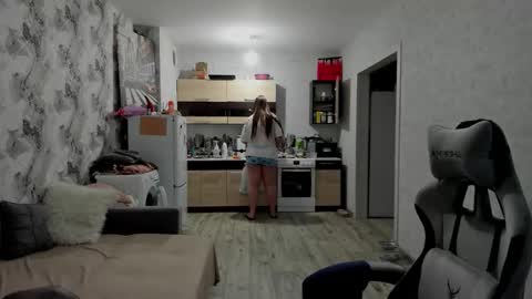 Aletta Oushen online show from November 14, 1:35 pm