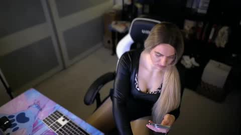 Leyla Leg online show from May 13, 9:24 pm