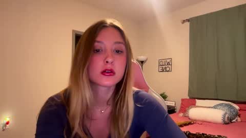 Snapshot of alex499990 chatting on January 7, 12:55 am alex  online show from January 7, 12:55 am