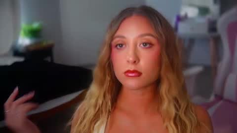 Snapshot of alex499990 chatting on February 18, 4:47 pm alex  online show from February 18, 4:47 pm