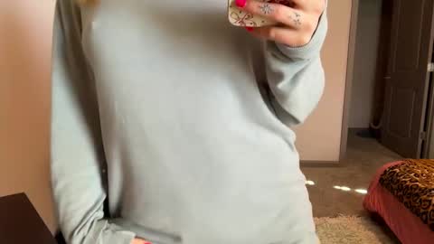 Snapshot of alex499990 chatting on January 10, 4:20 pm alex  online show from January 10, 4:20 pm