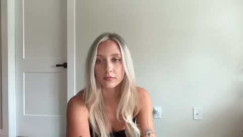 Snapshot of alex499990 chatting on September 12, 5:26 pm alex  online show from September 12, 5:26 pm