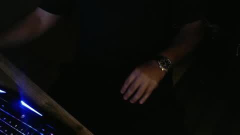 alex_alex140 online show from March 3, 4:30 am