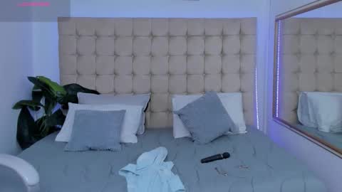 alex online show from November 6, 1:14 pm